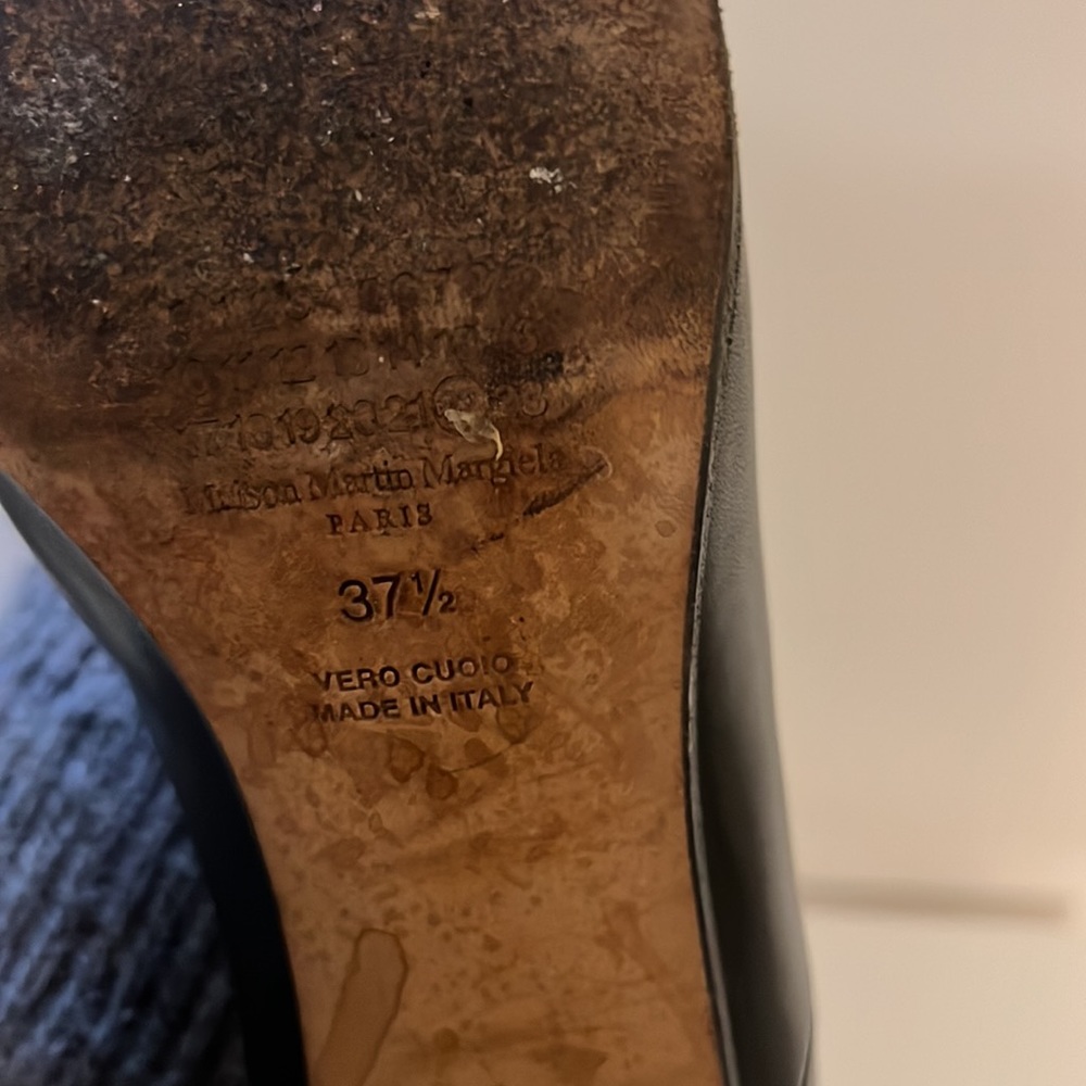 Maison Margiela booties. Well loved but extremely amazing quality. - Picture 7 of 9